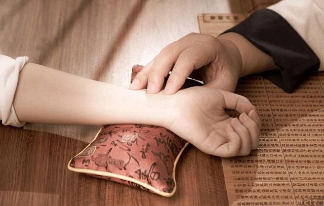 中醫常識!扁桃體發炎中醫針灸治療方法